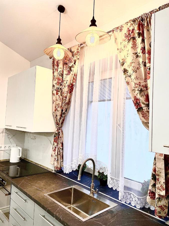 Gamla Stan Apartment Лвив Екстериор снимка